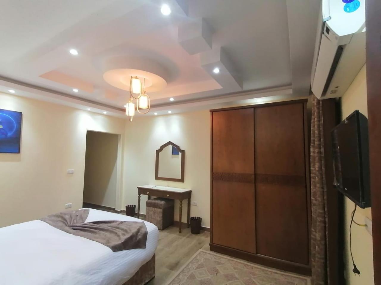 Meret Palace Apartment